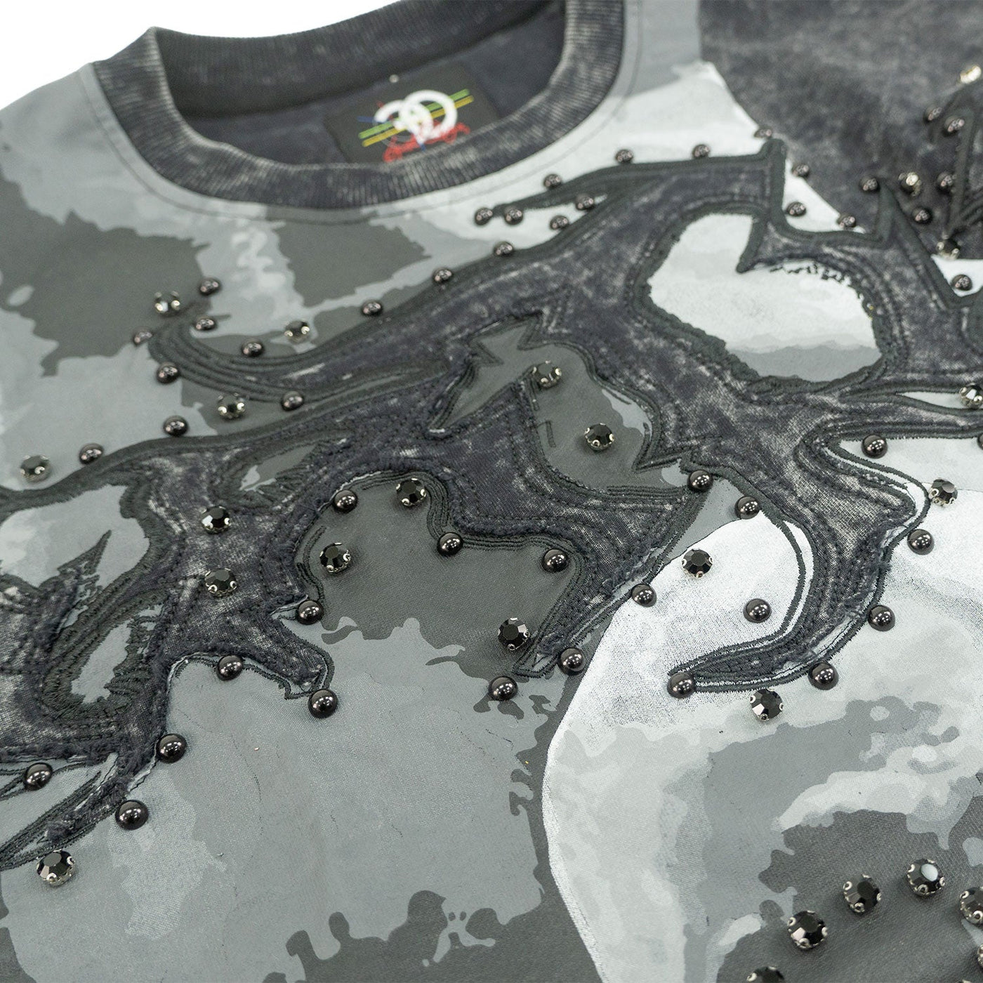 Sweatshirt|F4357 Heartless Crewneck - Black